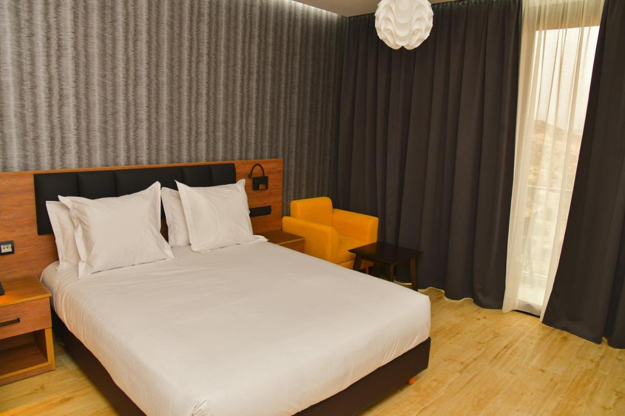 Surf One Hotel 3*